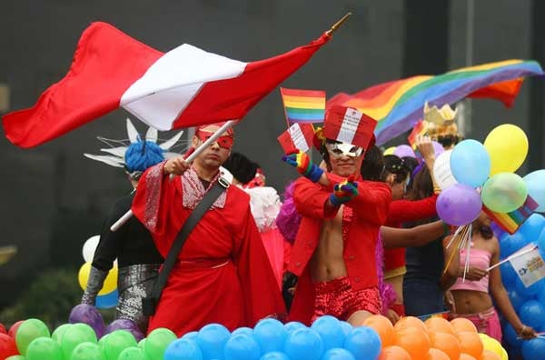 9.Marchers at Gay Pride in Lima, Peru, July 1 © 2006 Reuters Limited. 

